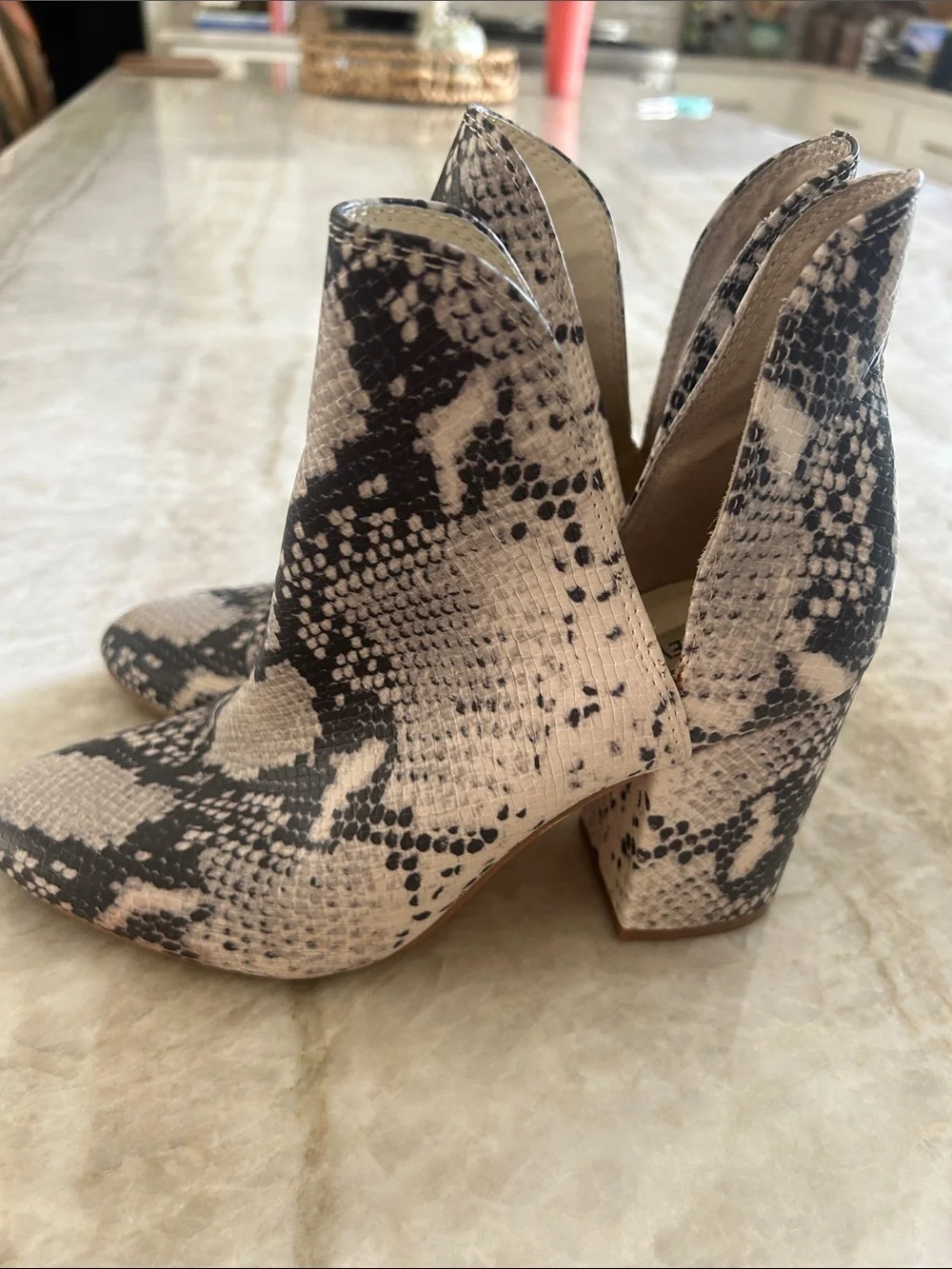 Steve Madden eye catching